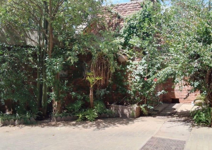 5 Bedroom Property for Sale in Mohadin North West